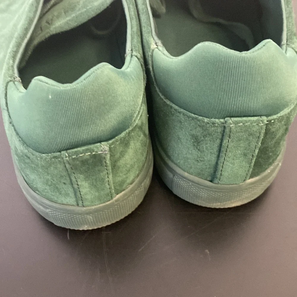 Clae Bradley tonal size 9.5